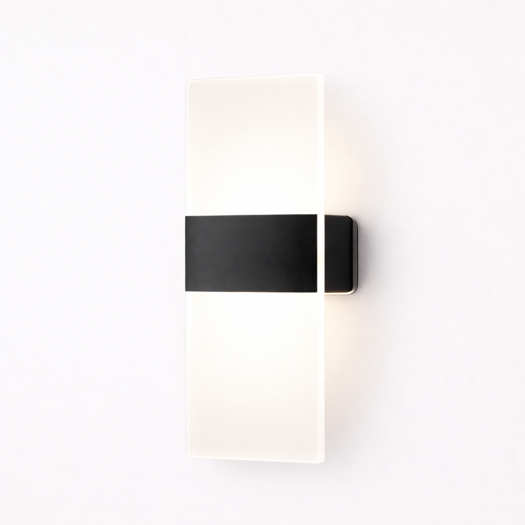 Ultrathin round wall light