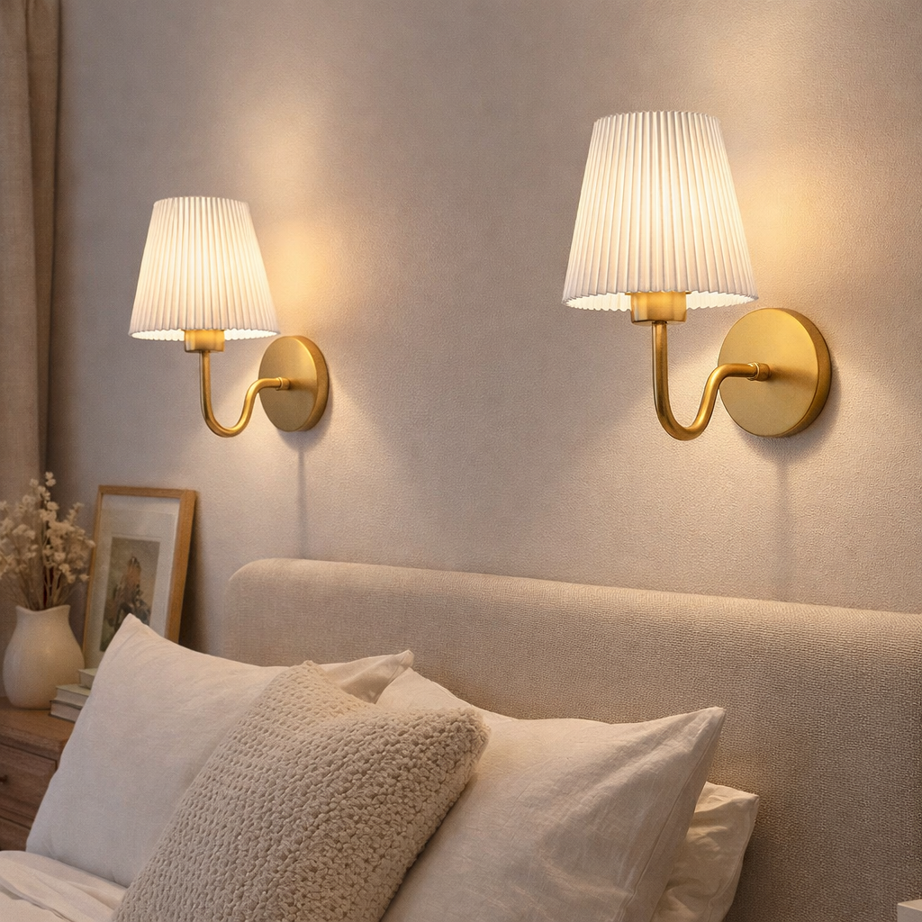 Curved Wall Lamp with Wireless Control