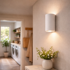 Wandlamp Met Dubbele Lichtuitgang En Strakke Vorm