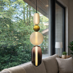 Nordisk hængelampe med blank farvet glasskærm