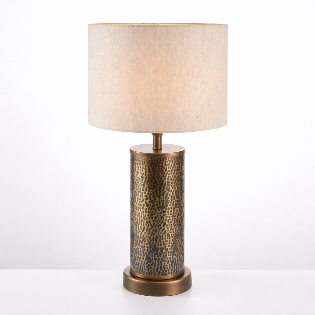 Wandleuchte mit gebogener Form und sanfter Lichtverteilung