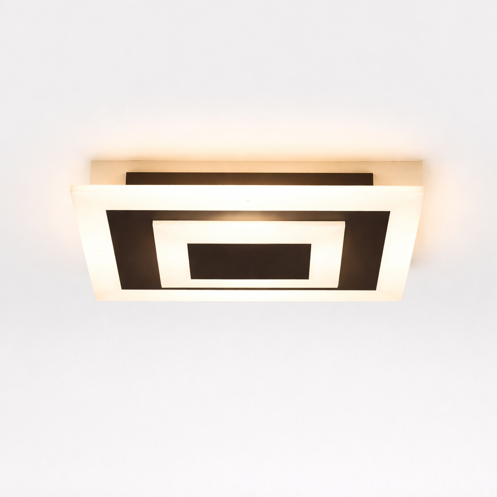 Plafonnier carré au design épuré