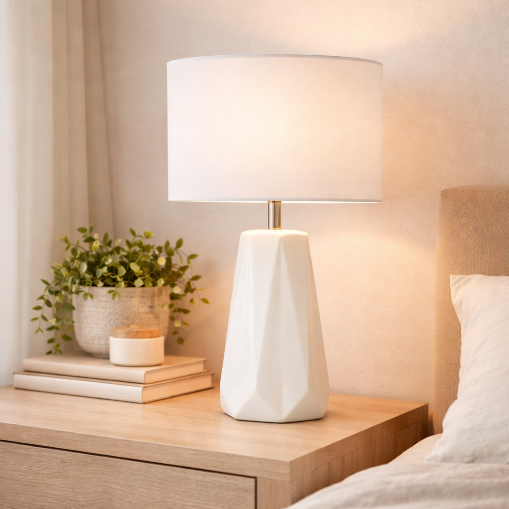 Lampe De Table Avec Base Mat Blanche Et Abat-jour En Tissu