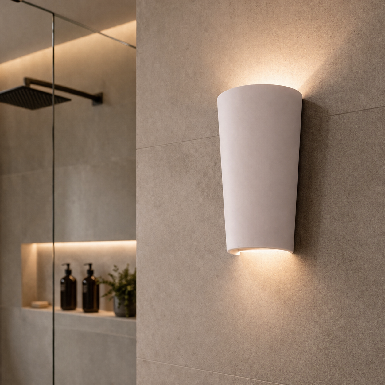 Wandlamp Met Cilindrische Vorm En Gerichte Lichtbundel