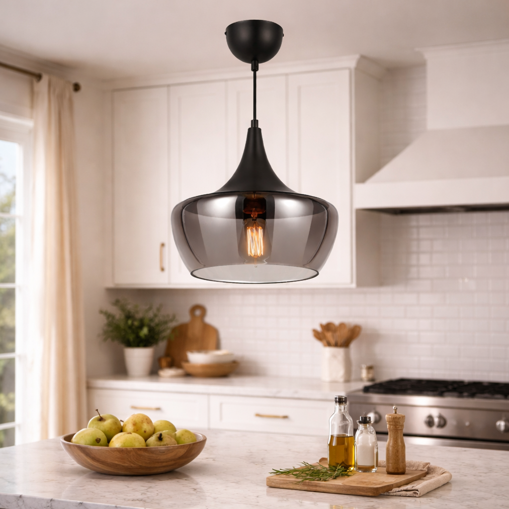 Glazen Hanglamp Met Tijdloze Vorm Voor Binnenruimtes