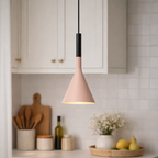 Suspension industrielle en béton à forme épurée