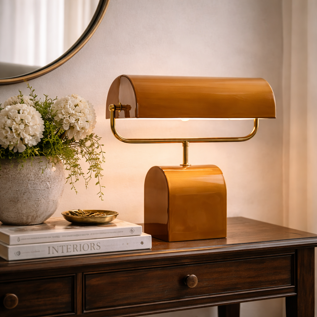 Tafellamp Met Emaille Afwerking In Caramelkleur